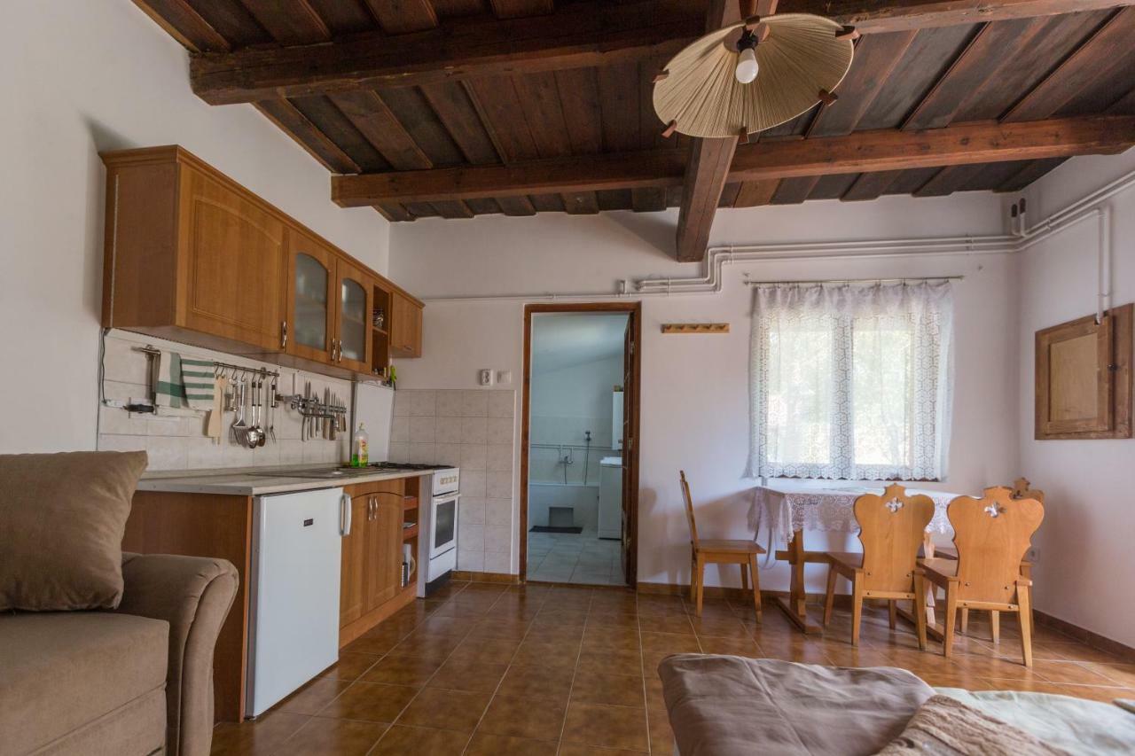 Gadoros Vendeghaz Hotell Egerszalók Exteriör bild