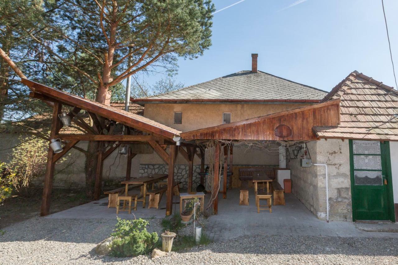 Gadoros Vendeghaz Hotell Egerszalók Exteriör bild